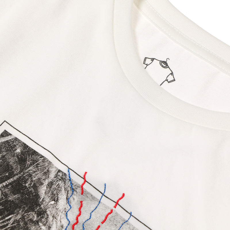 MENSCLRTSI/WHITE/L/NODIM KAMISA BY KULTURA MENS GRAPHIC TEE