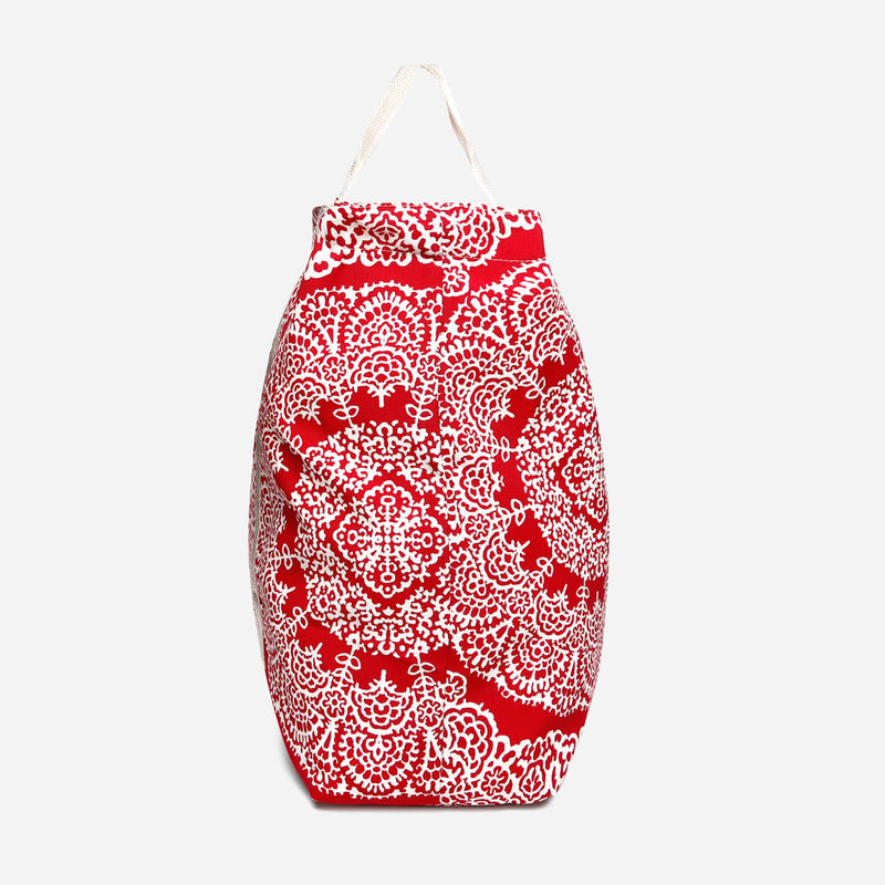 Travel Basic Quinn Arabesque Pattern Tote Bag in Red