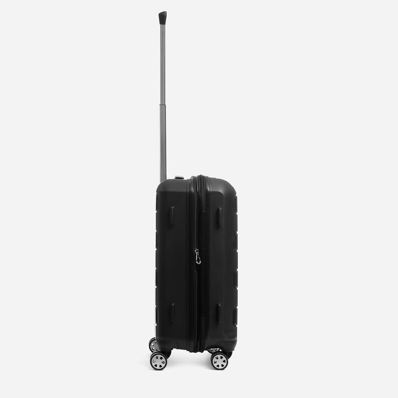 Travel Basic Bryna 20-Inch Hard Case Luggage in Black