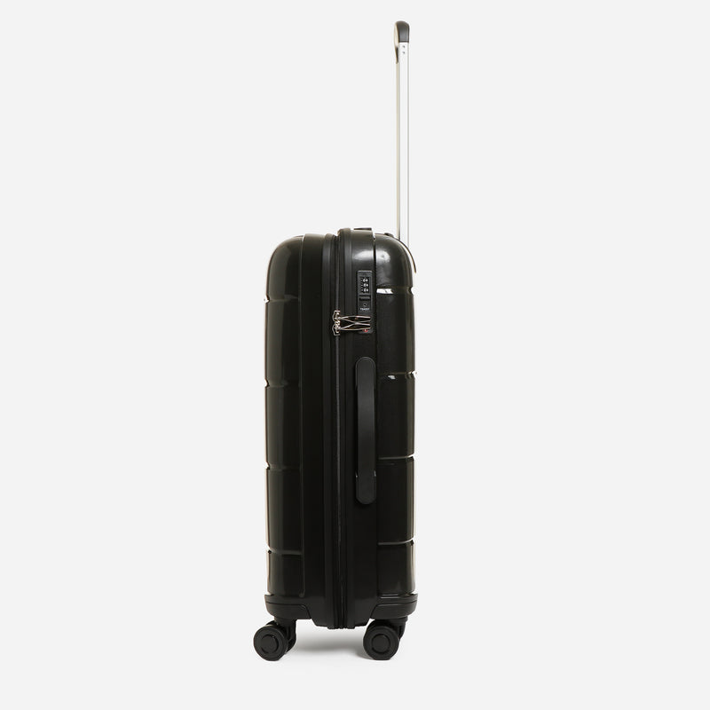 Travel Basic Chi 24-Inch Hard Case Luggage in Black