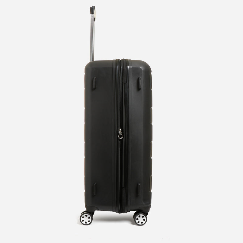 Travel Basic Bryna 28-Inch Hard Case Luggage in Black