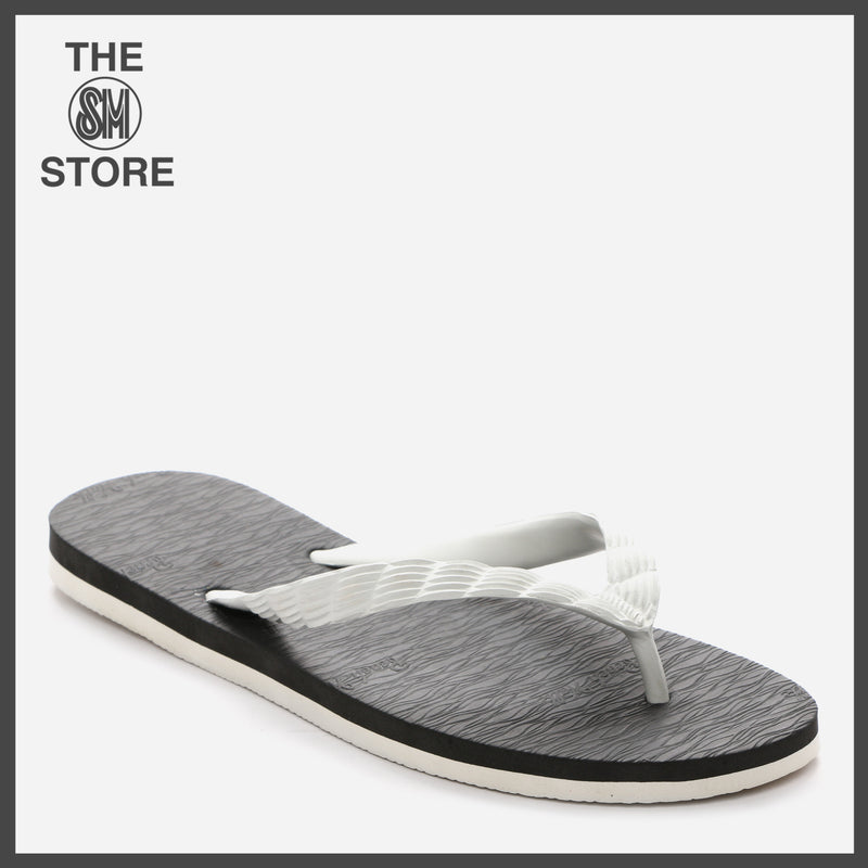 6669 BLK TOP WHT 4-5 BEACHWALK BLACKTOP FLIP-FLOPS