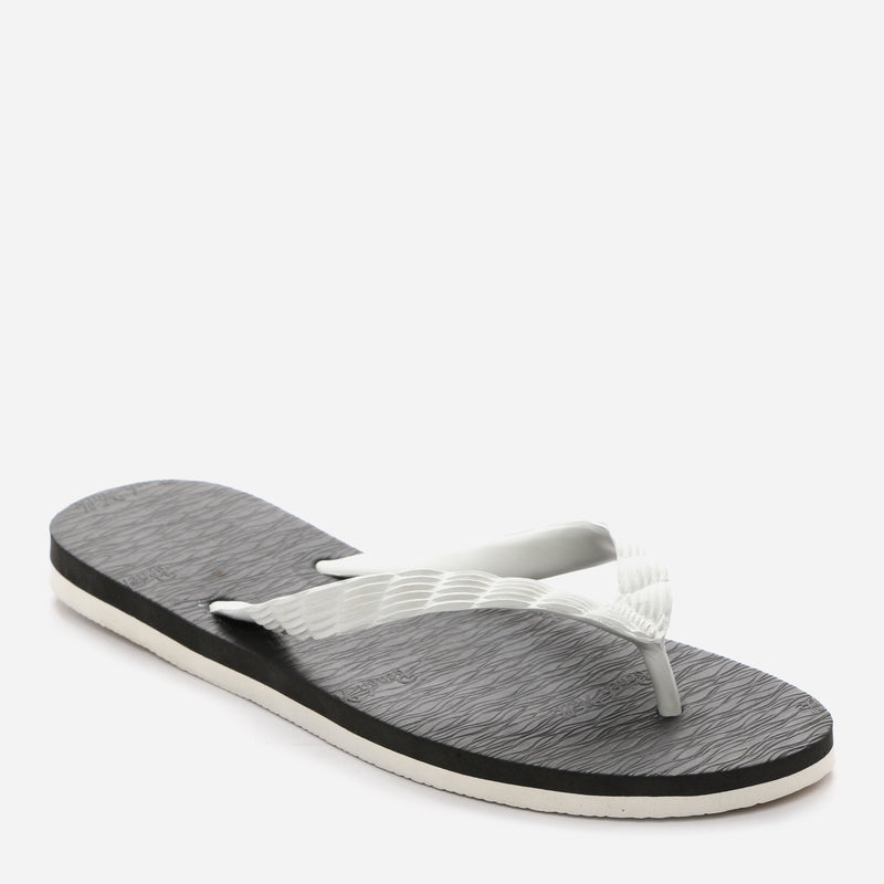 6669 BLK TOP WHT 4-5 BEACHWALK BLACKTOP FLIP-FLOPS