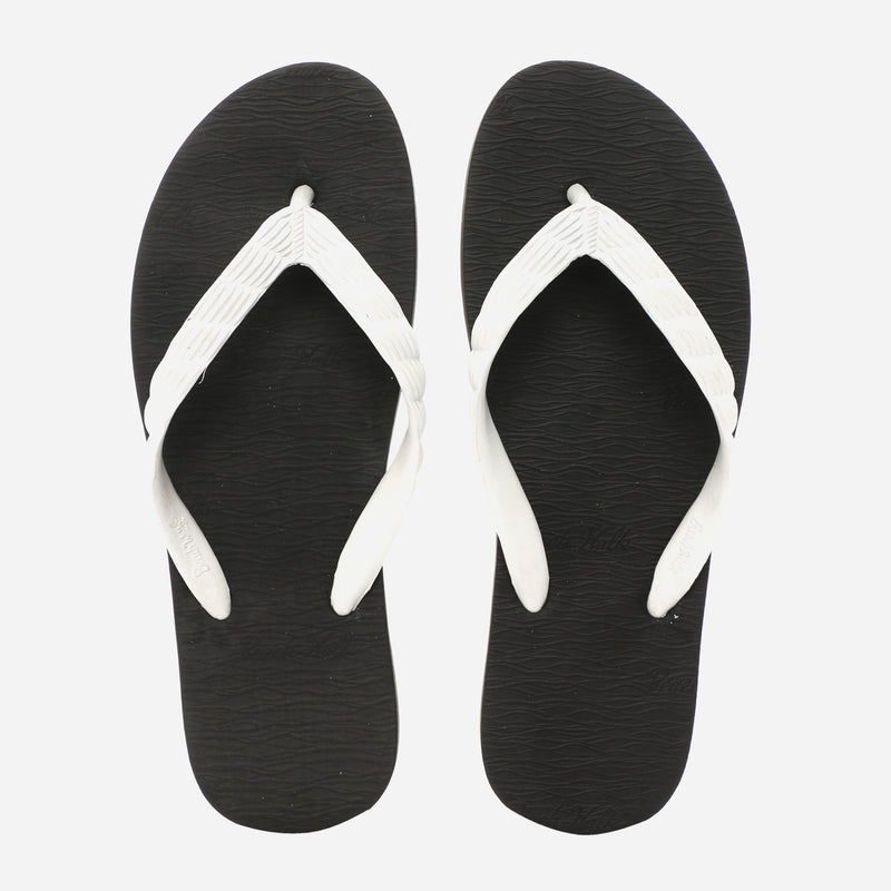 6669 BLK TOP WHT 4-5 BEACHWALK BLACKTOP FLIP-FLOPS